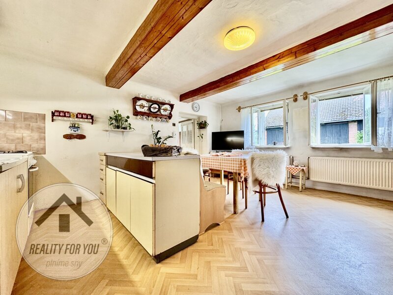 Prodej krásného rodinného domu/chalupy v Rovensku pod Troska - 3