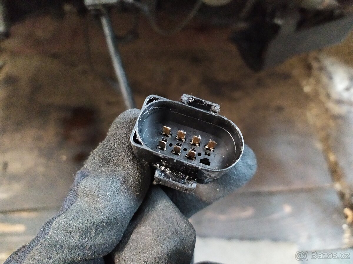 Prodám naftové čerpadlo na VW T4 2,5tdi - 3