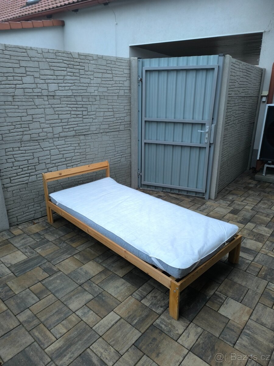 Prodám dřevěnou postel + Matrací 90cm x 200cm - 3