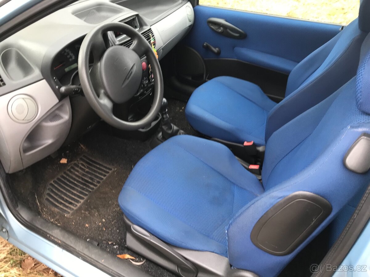 Prodám náhradní díly na fiat Punto 1.2i - 3