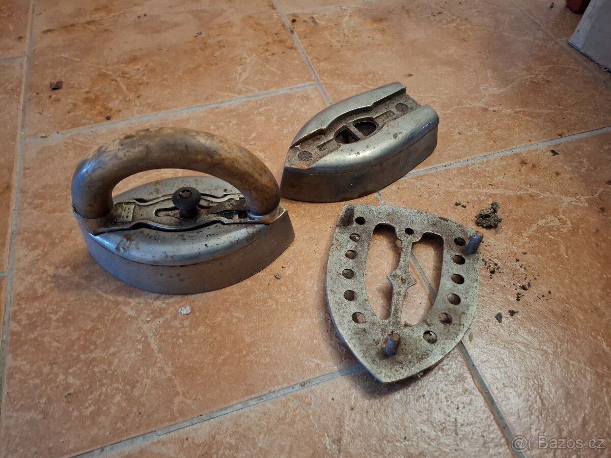 Staré litinové žehličky - 3