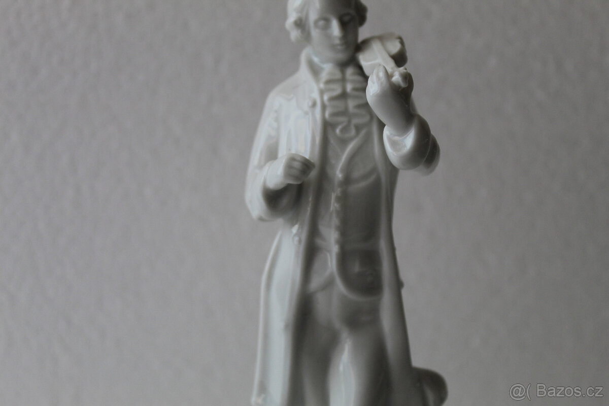 Postava s houslemi – Royal Dux - 3