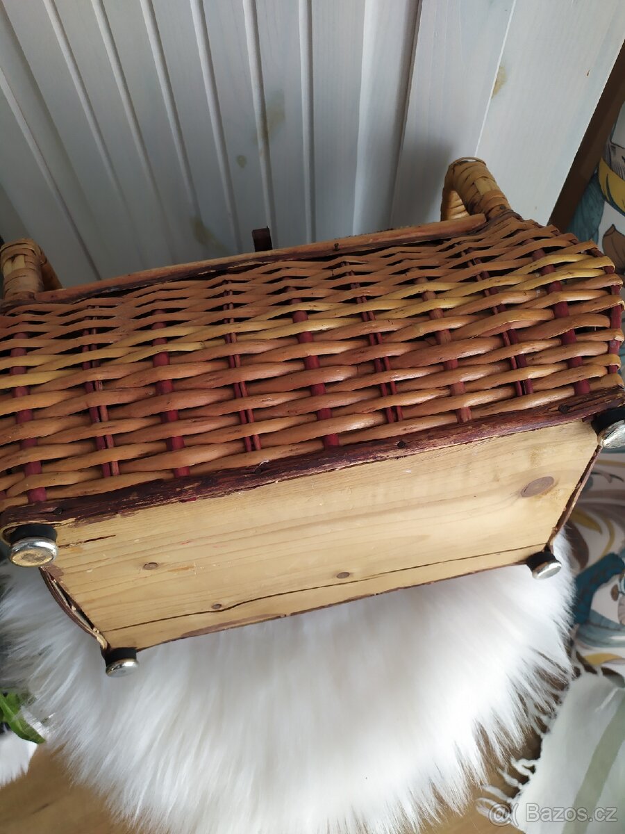 Proutěný košík na šití - 3