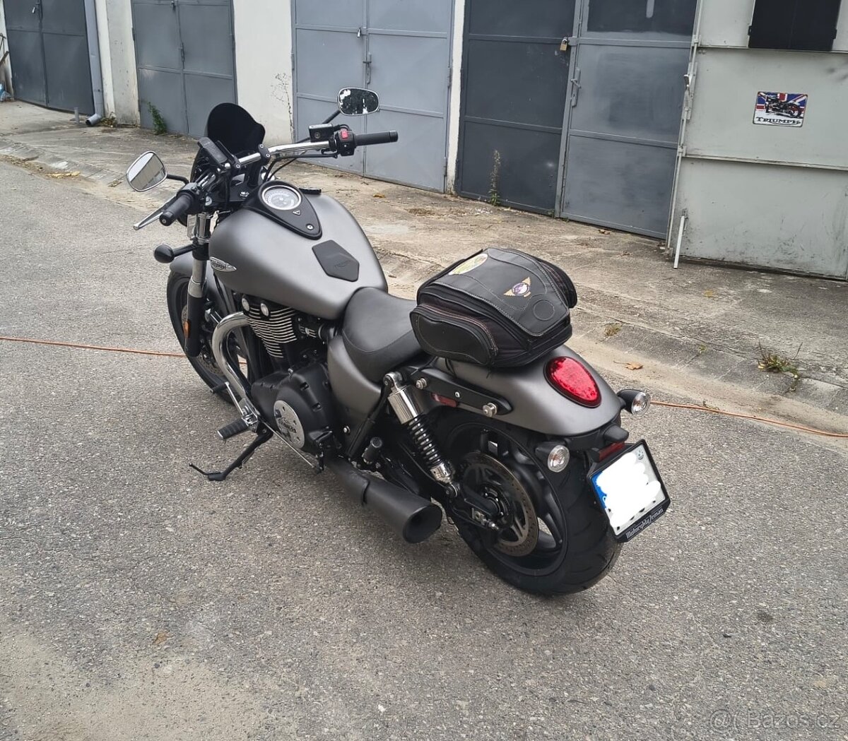 Triumph Thunderbird Strom - 3