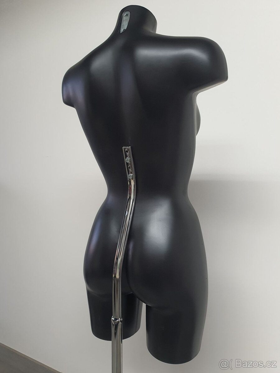 Bysta černá dámská - plastové torzo - 3