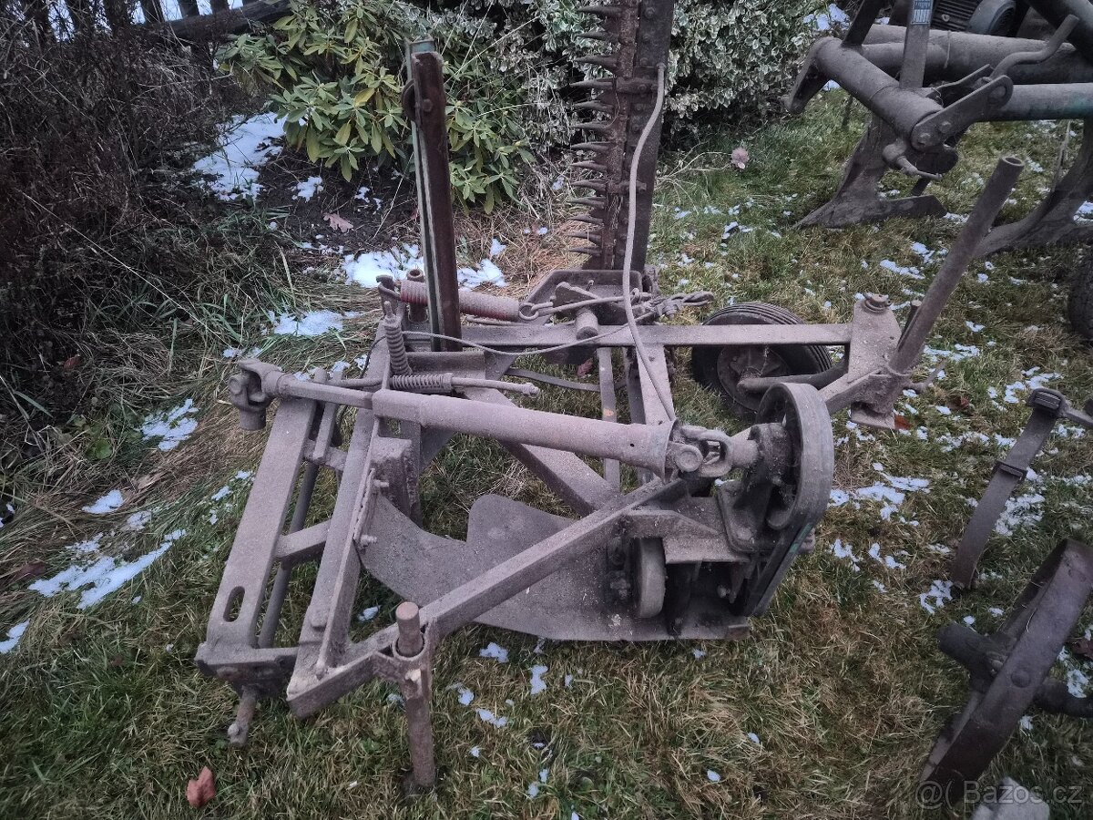 Prodám staré zemědělské stroje - 3