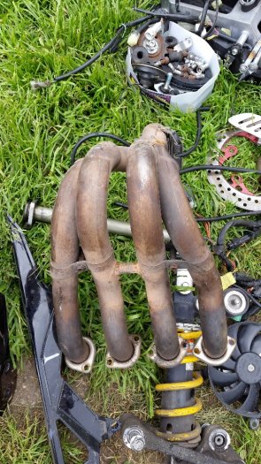 Suzuki GSXR 750 K8 díly - 3