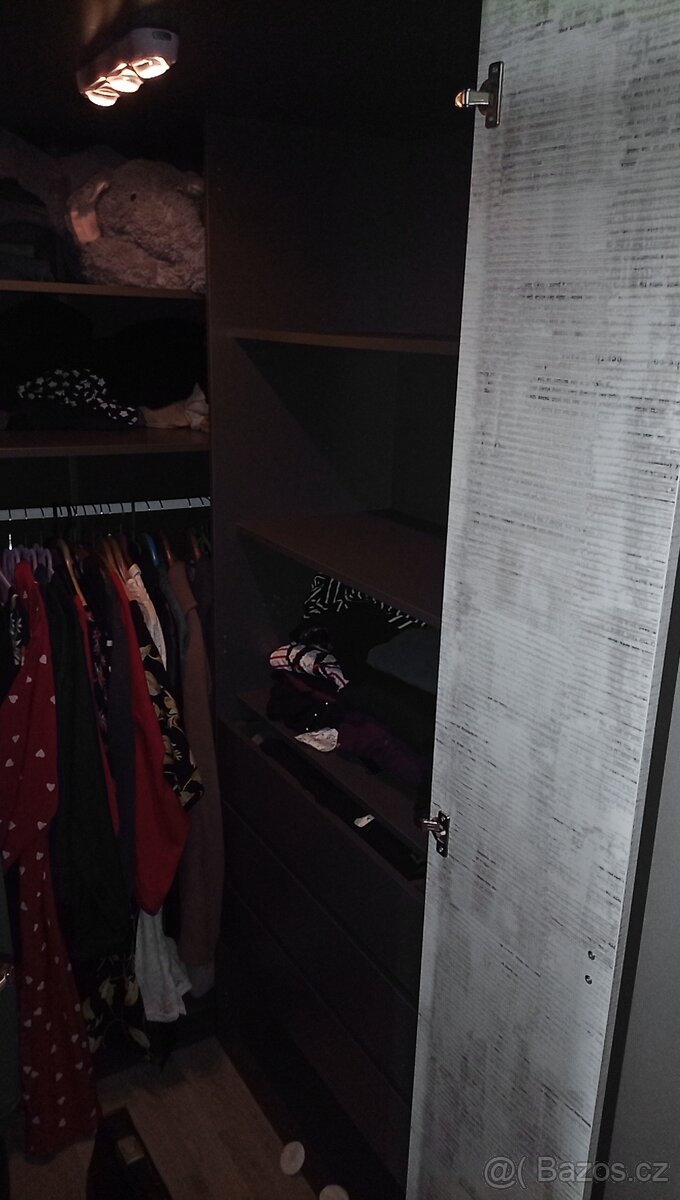 Prodám asko rohovou skříň. - 3