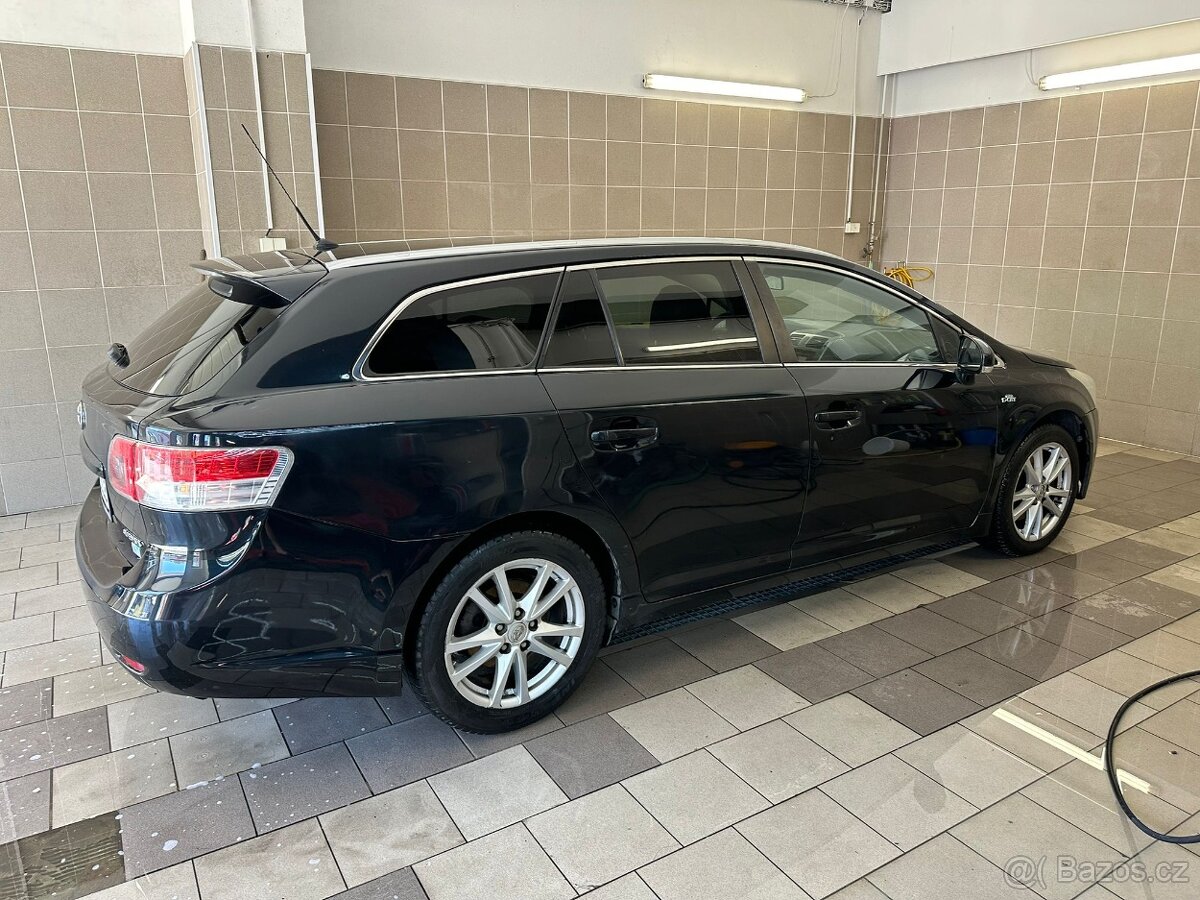Toyota Avensis t27 2011 - 3