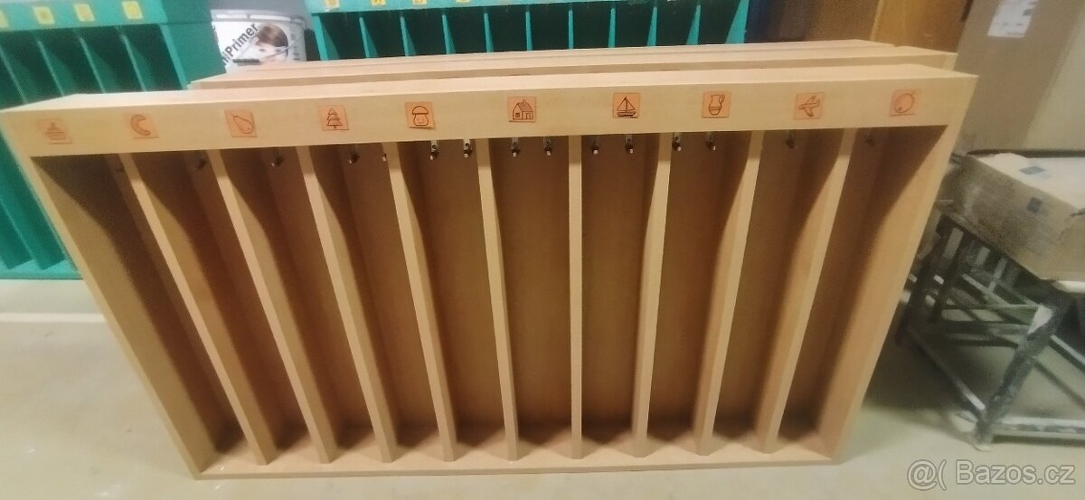 prodám použité věšáčky na ručníky dětské - 3