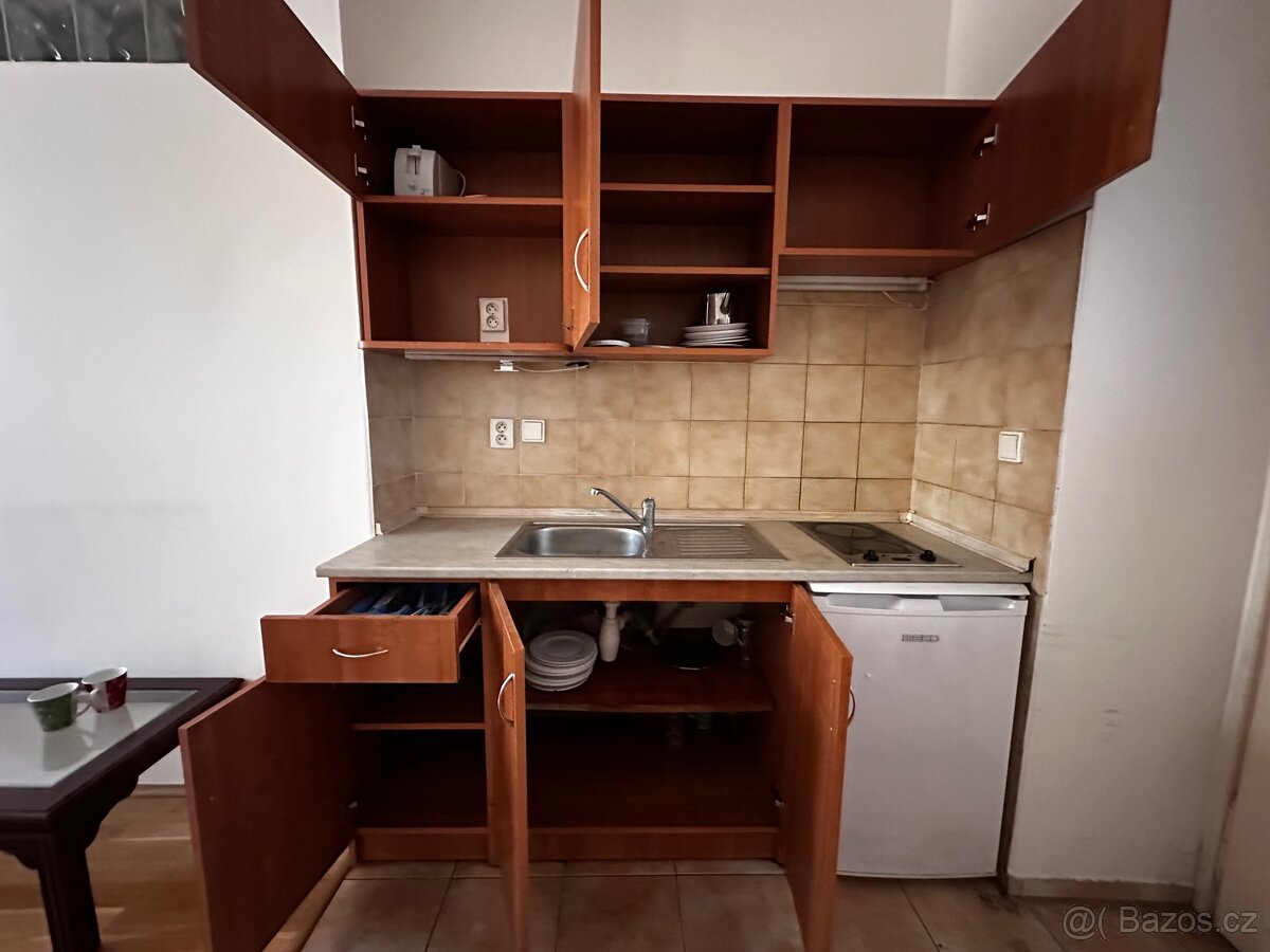 Kuchynska linka se spotrebici - 3