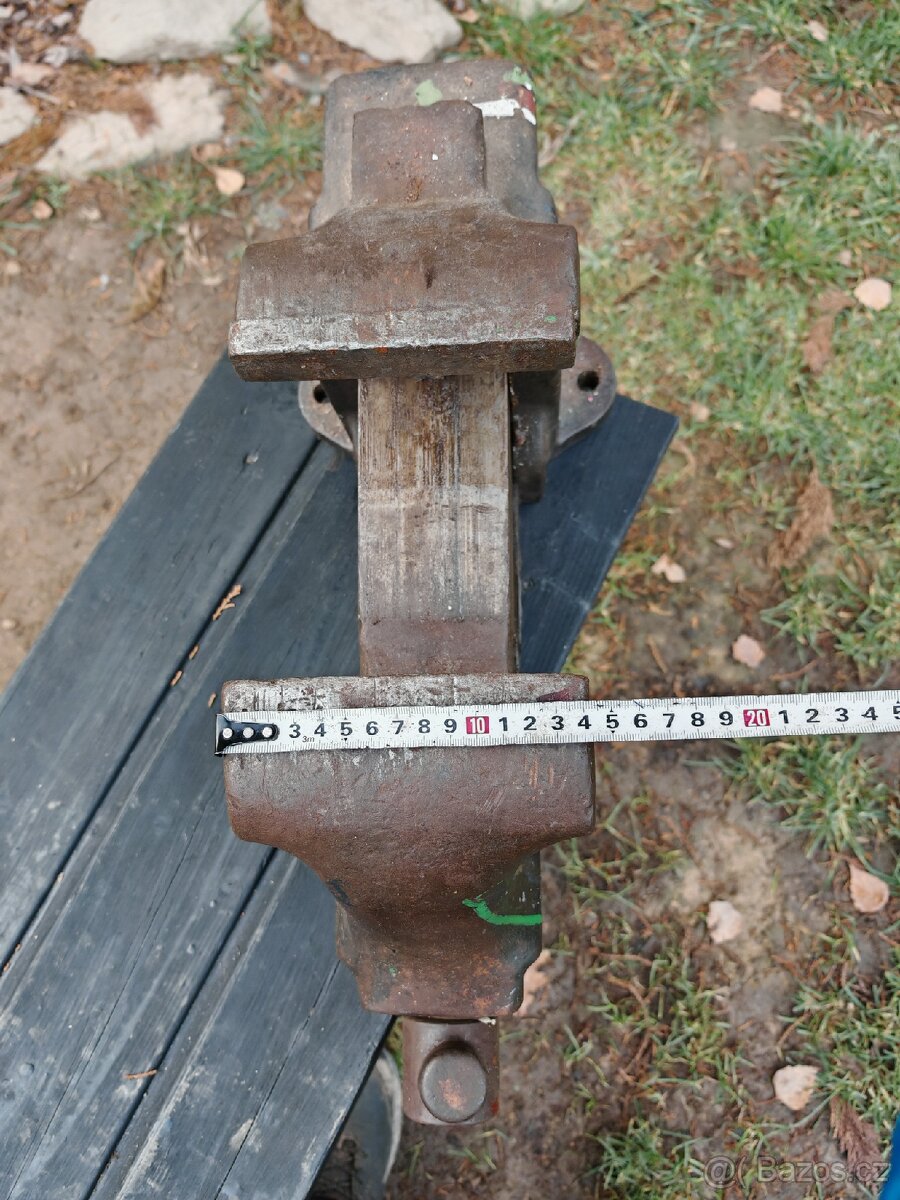 Velký starý historický svěrák - 3