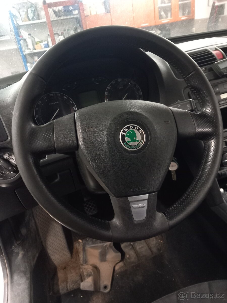 Octavia 2 palubovka airbagi pase - 3