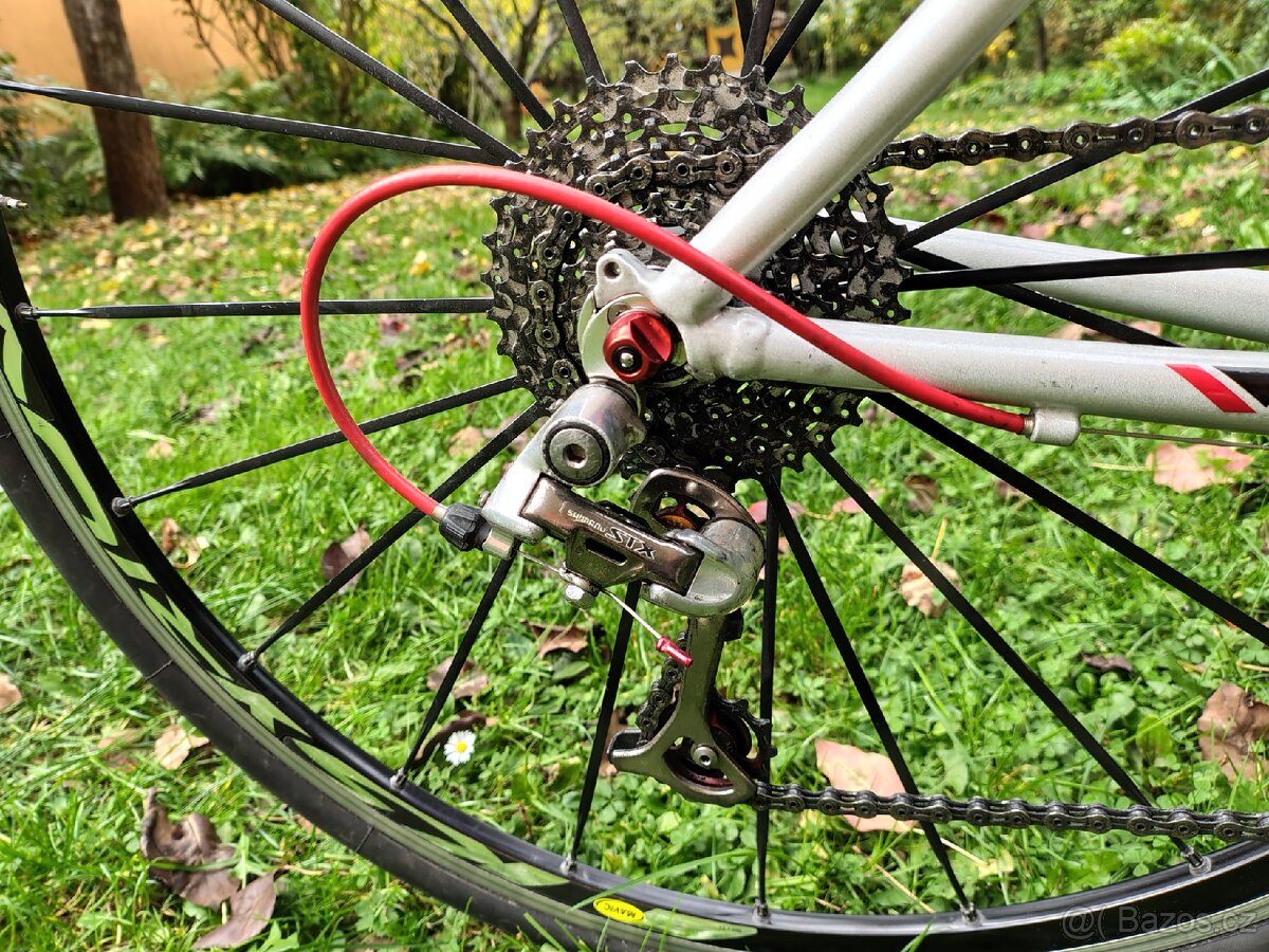 Silniční kolo GIANT SCR 3.0 - 3