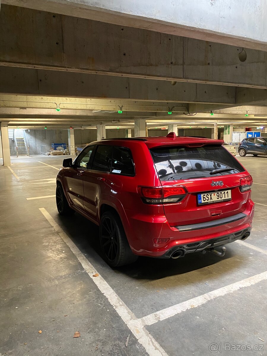 Jeep Grand Cherokee SRT - 3