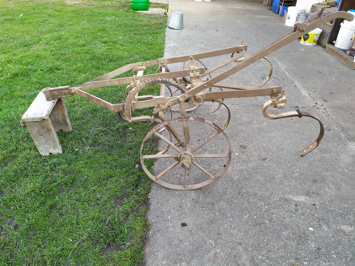 Tažený kultivátor za malotraktor - 3