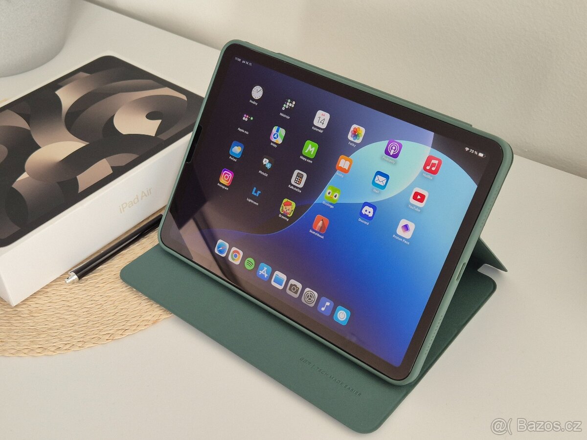 Apple iPad Air M1 (5th Gen) 64GB 2022 - 3