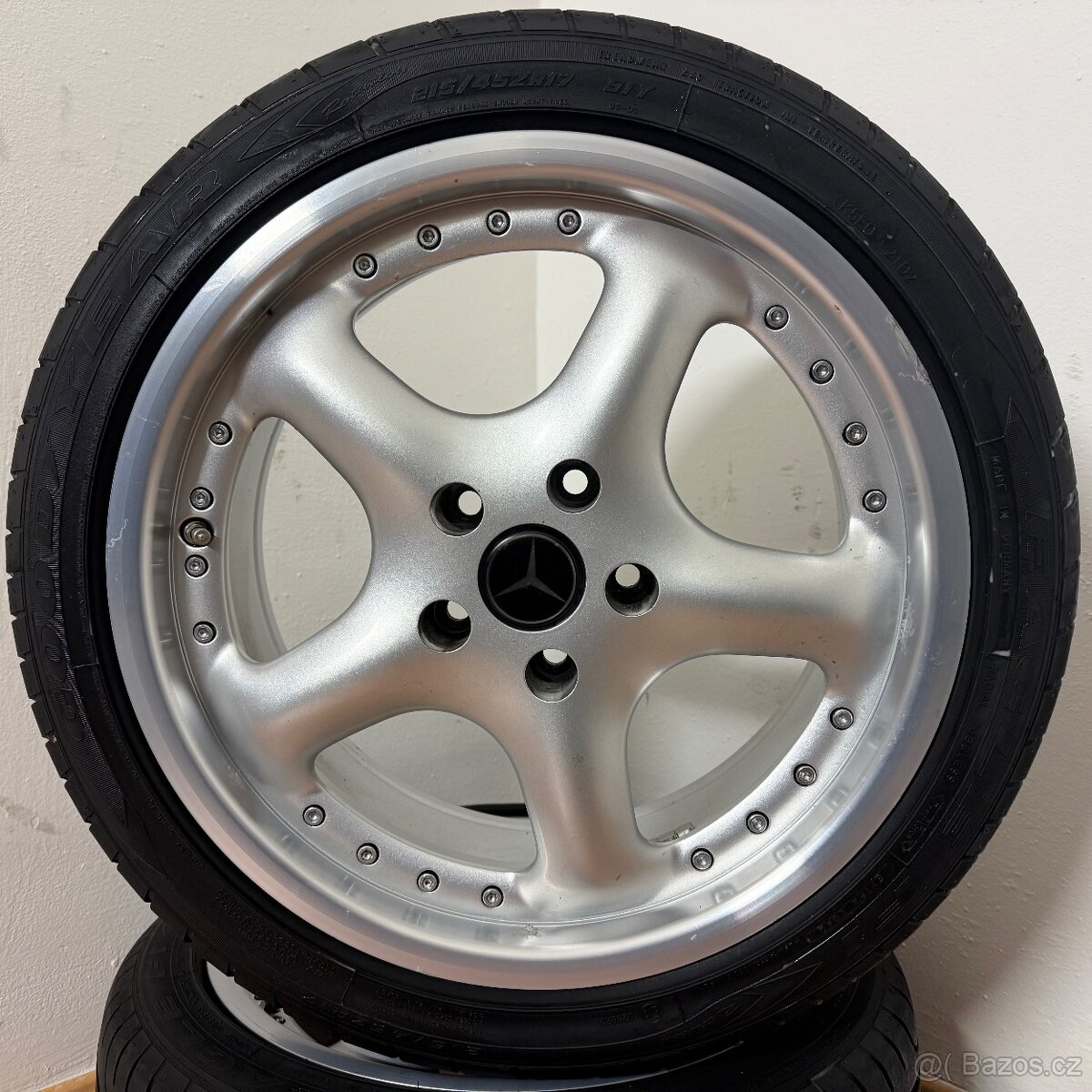 5KS MERCEDES E W124 5x112 R17 ET35+LETNÍ 215/45r17 - 3