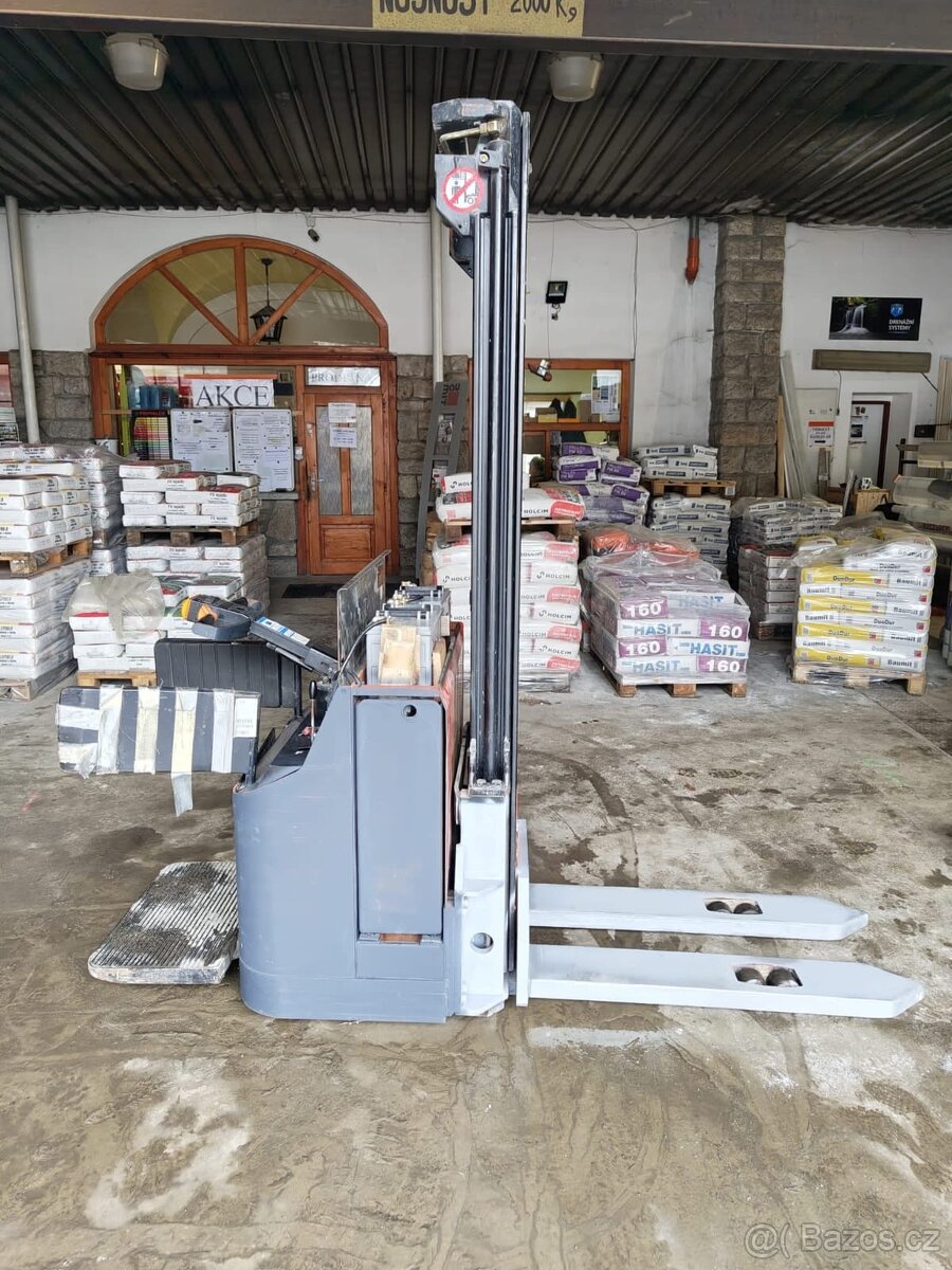 El. vysokozdvižný vozík STILL - 3