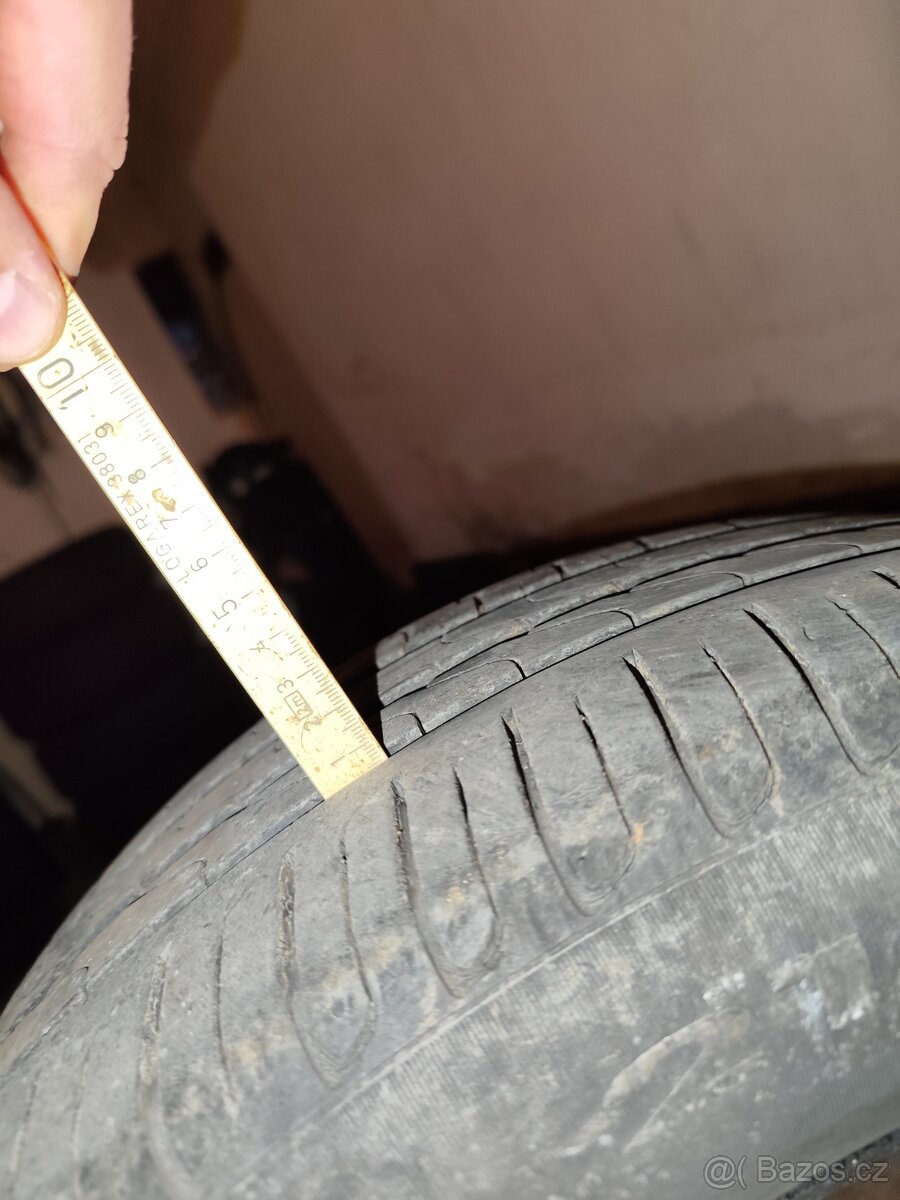 Prodám 4x Letní pneu 215/55 R17, 94V - 3