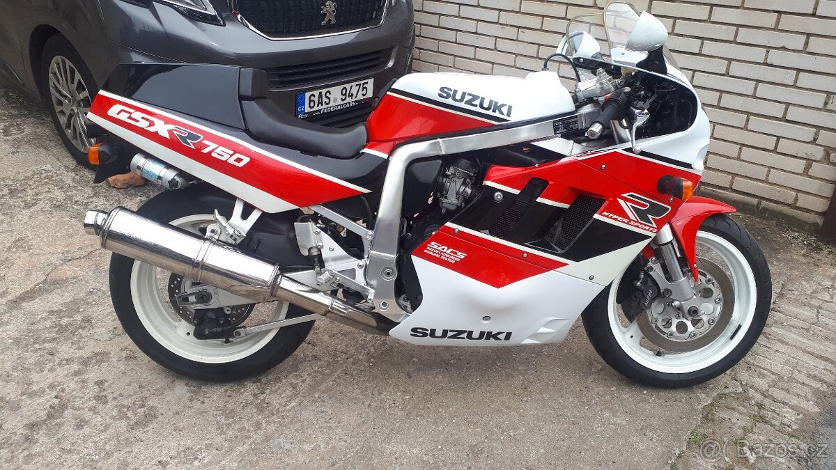 Suzuki GSXR 750 - 3