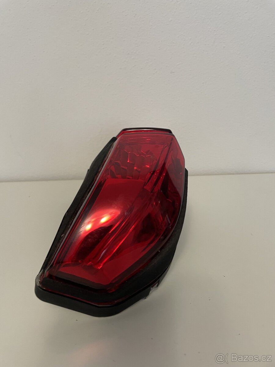 Zadní světlo Yamaha FZ1 - 3