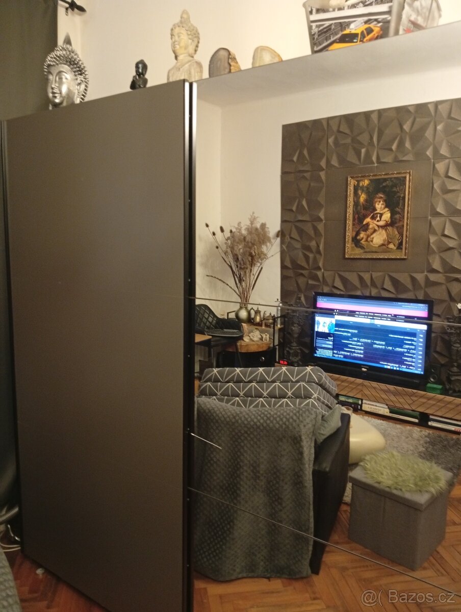 Šatní skříň - 3