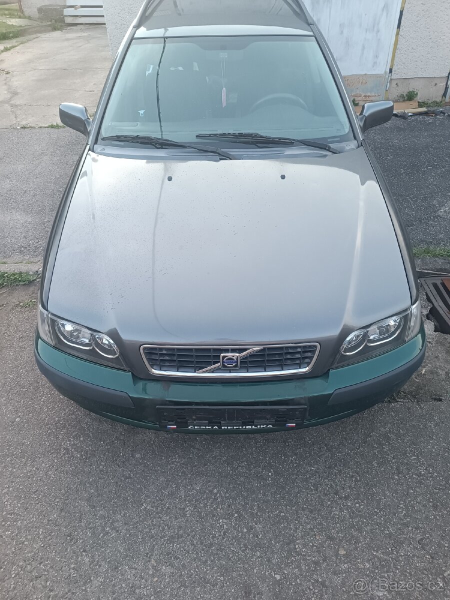 Blatníky Volvo V40 a S40 2000-2004 (pofaceliftu) - 3