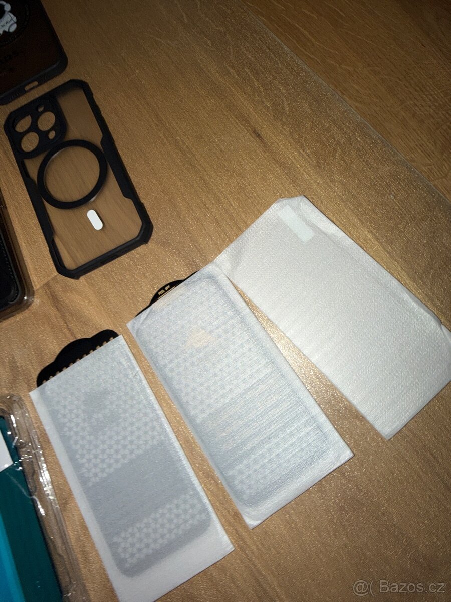 Obaly + skla iPhone 15 Pro - 3