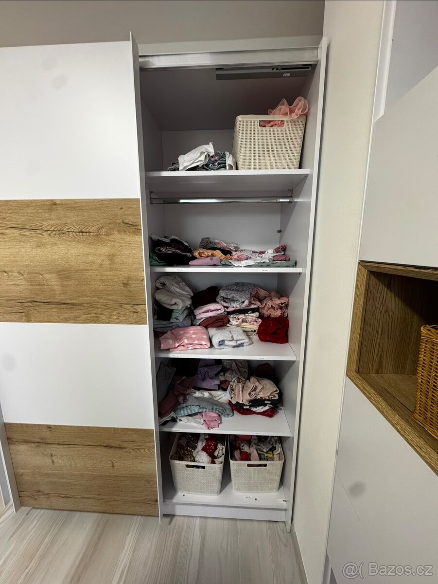 Šatní skříň - 3
