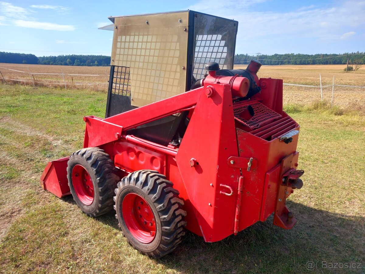 Smykový nakladač Bobcat - 3