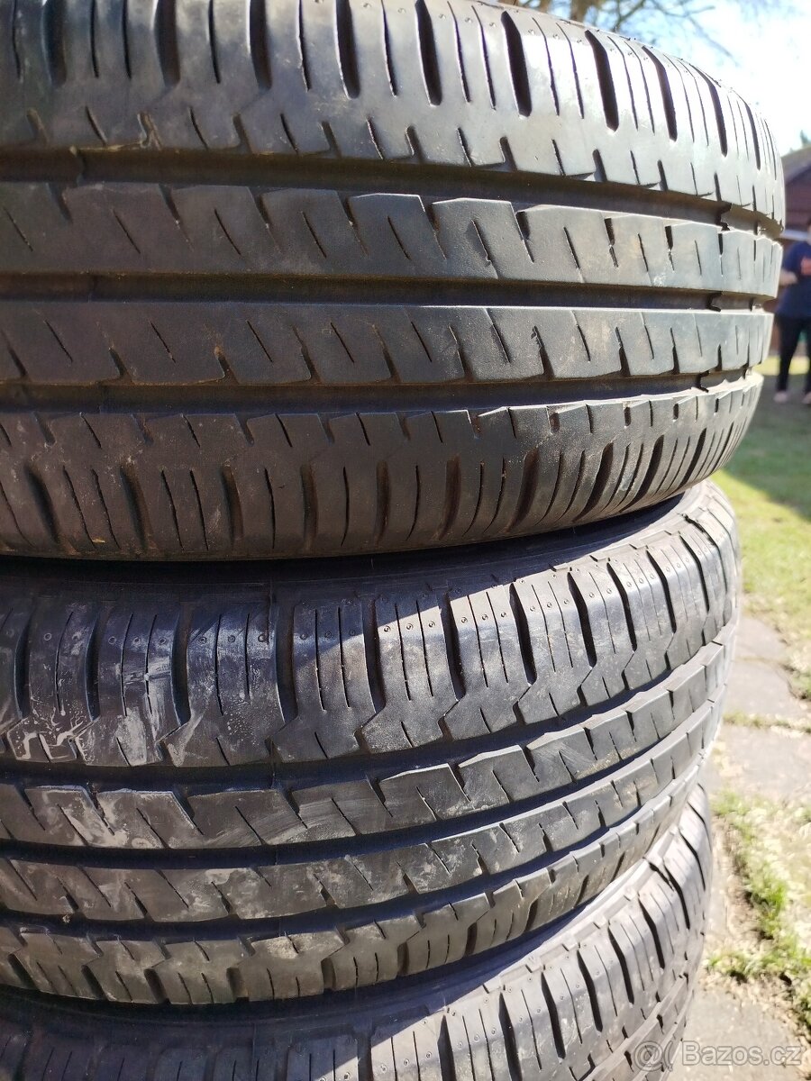 Prodám pneu 215/65R16C - 3