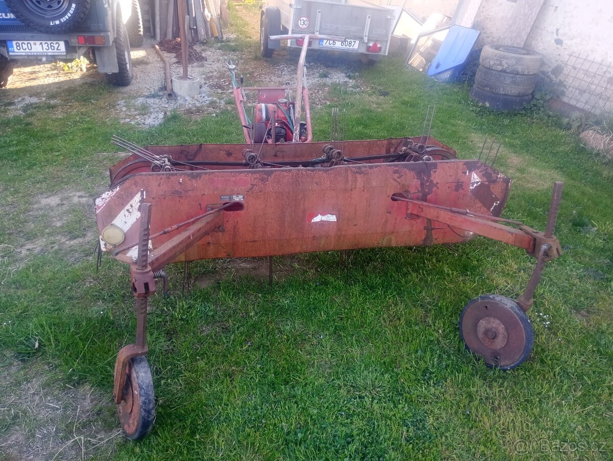 Obraceč sena na MF 70 - 3