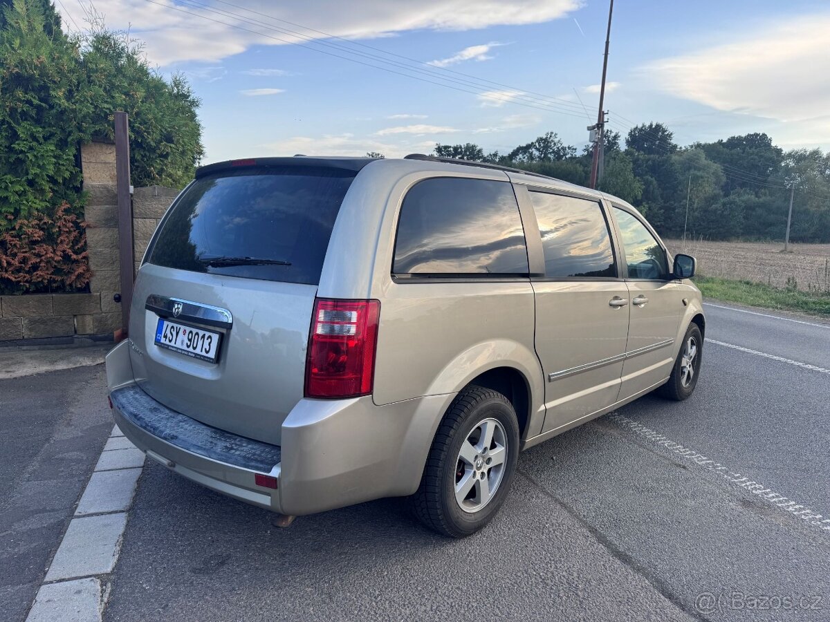 Dodge Grand Caravan RT SXT 3,8 LPG DVD 2009 - 3