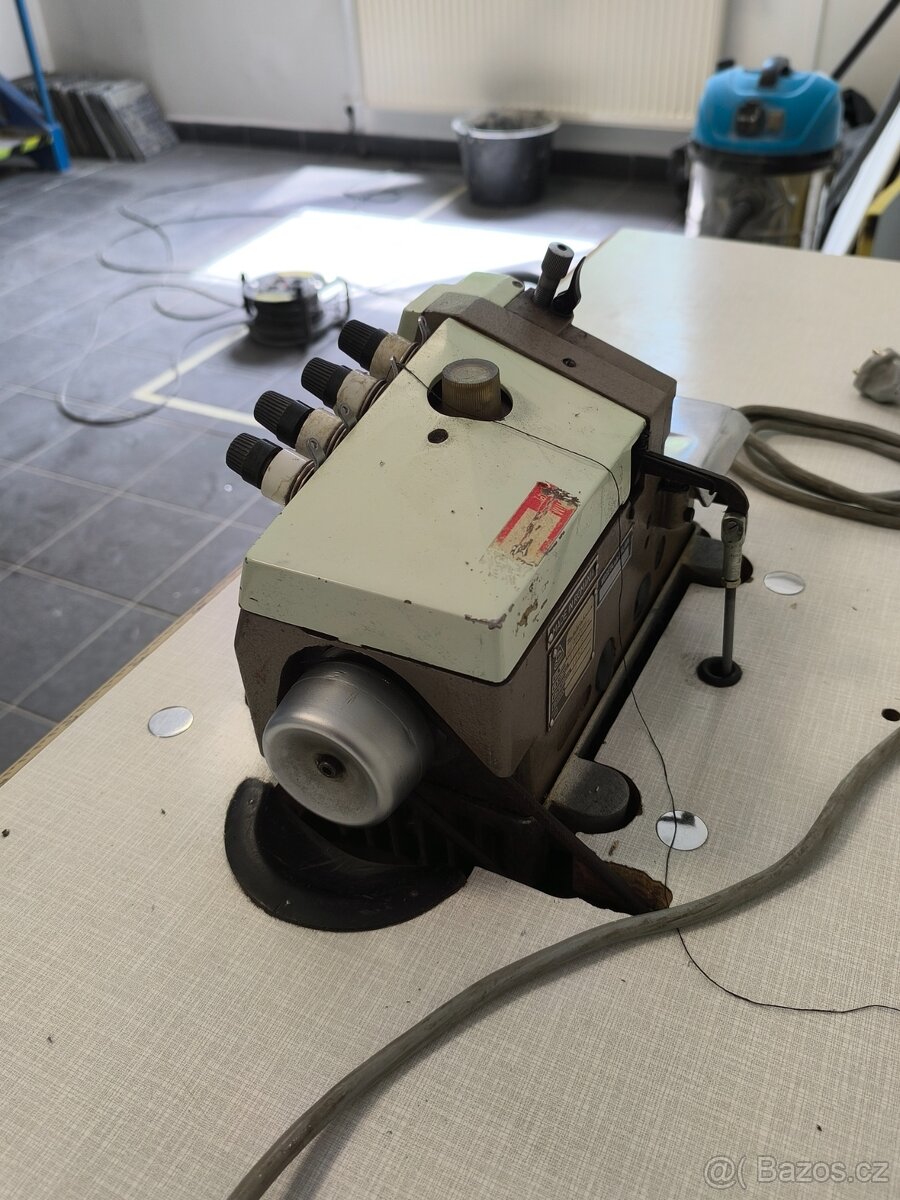 Průmyslový šicí stroj - 3