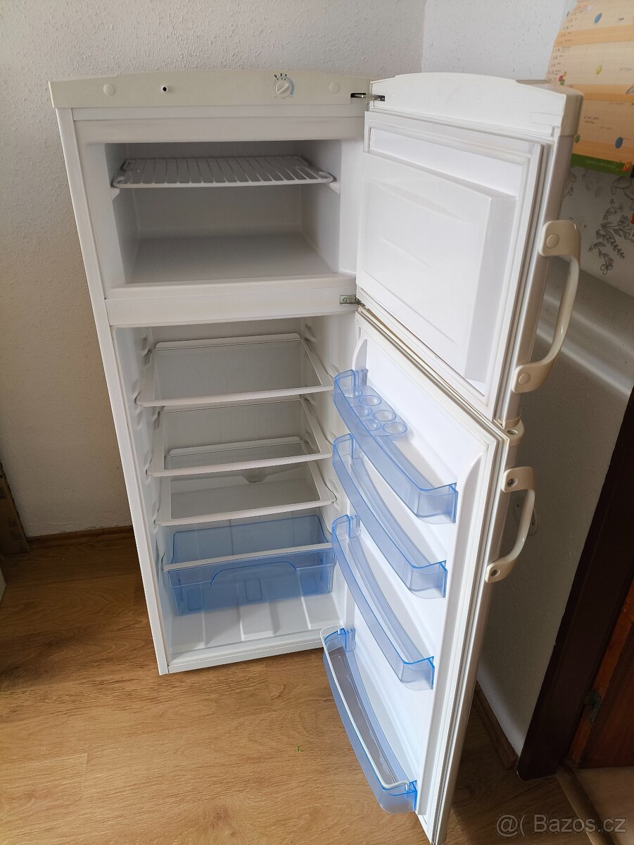 Kombinovaná lednice s mrazákem - 3