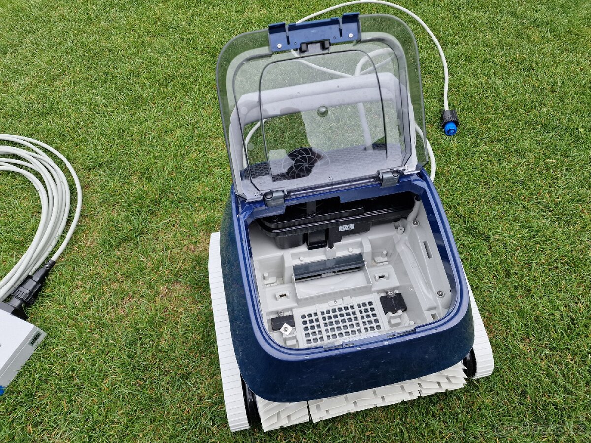 Automatický bazénový vysavač POWER Blue 4.0 na stěny i dno - 3