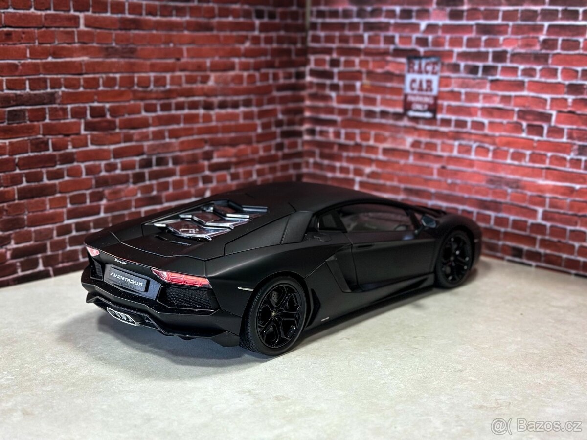 1:18 Lamborghini Aventador - 3
