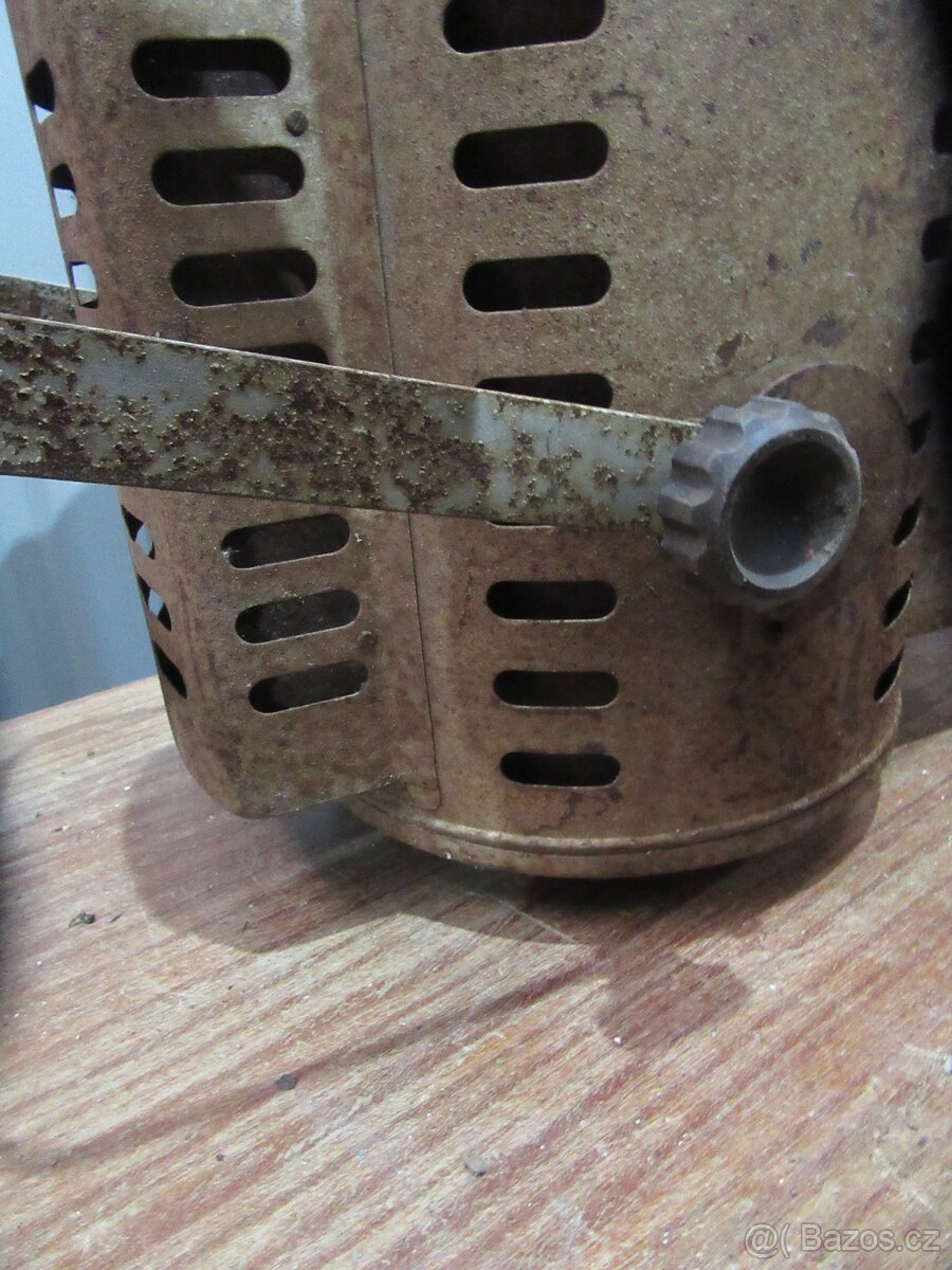 Nabízím historický divadelní reflektor. Netestováno. Nefunkč - 3