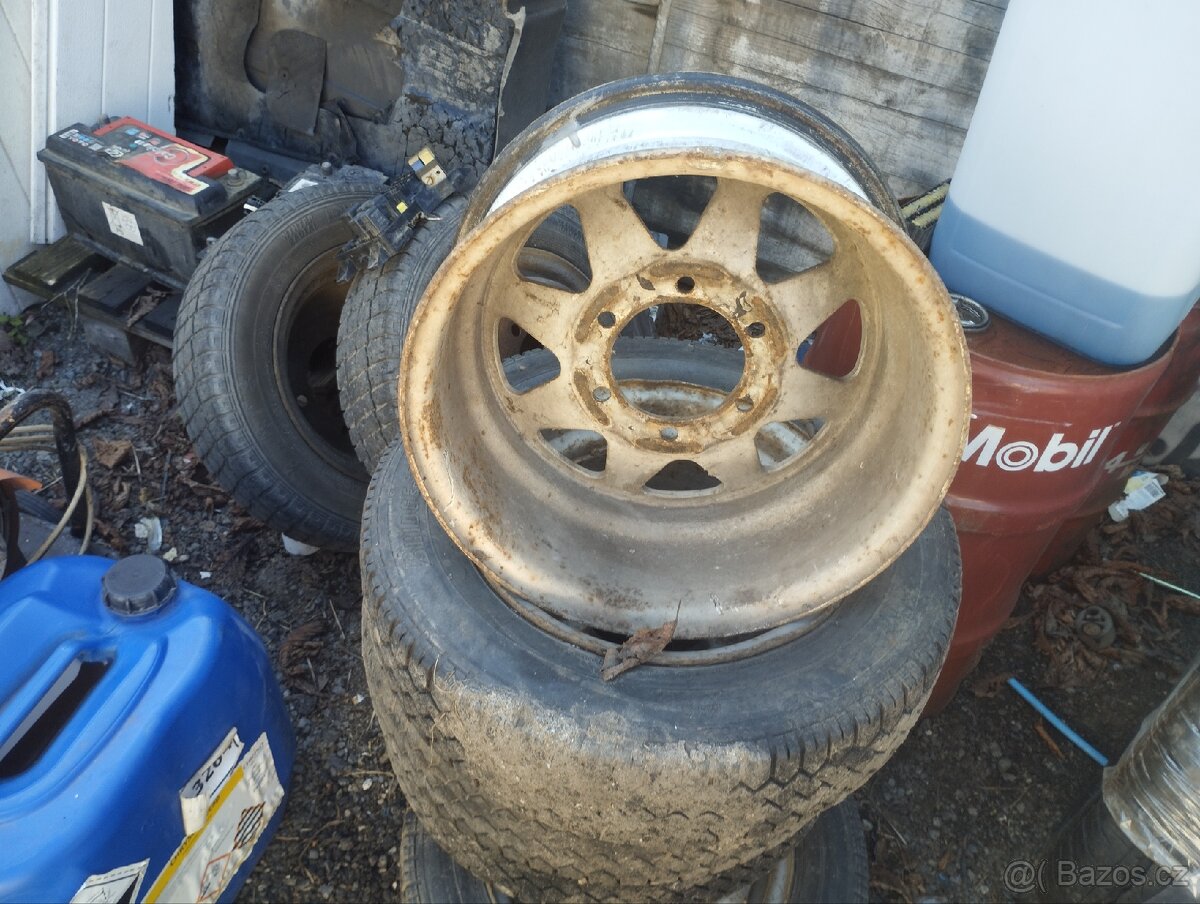 Prodám ocelová kola Nissan terrano - 3