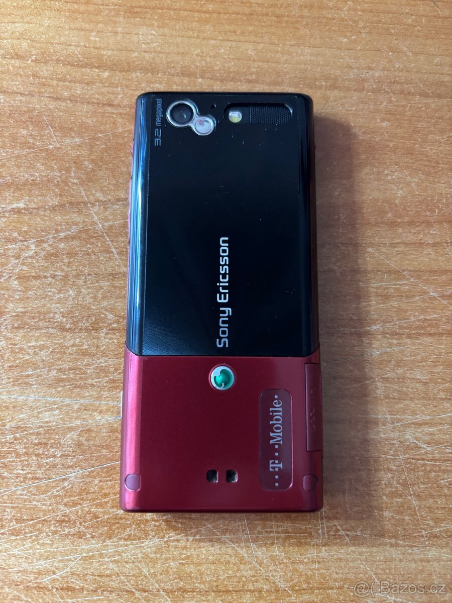 Sony Ericsson T700 - 3