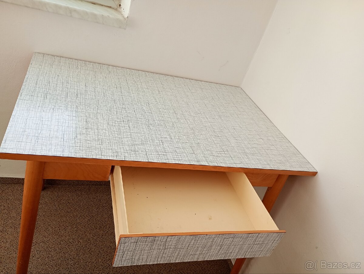 Prodam jidelni stul se zidlemi - 3