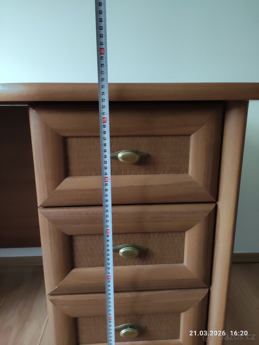 Kancelářský stůl - 3