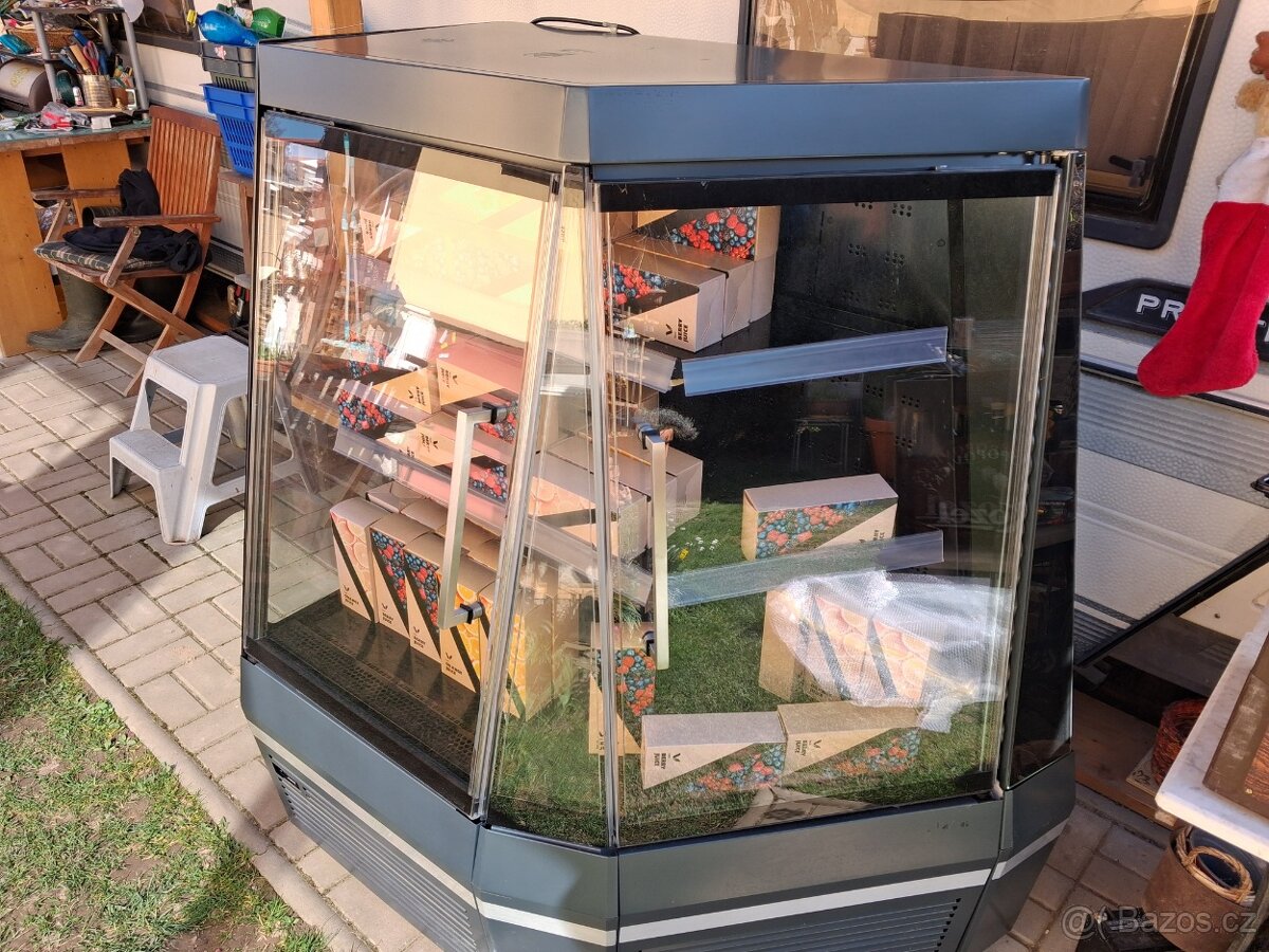 Chladicí vitrína. - 3