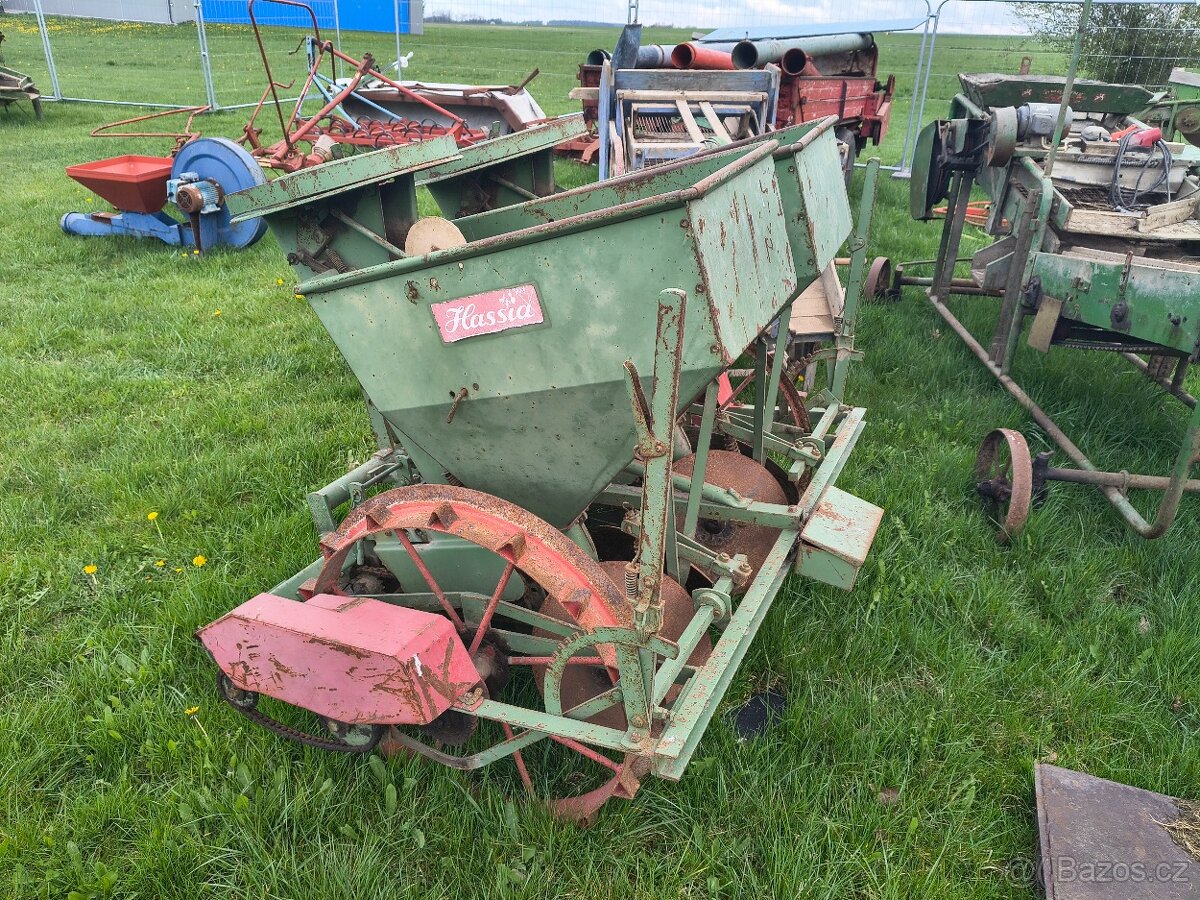 Sazeč brambor Hasia 2 ř - 3