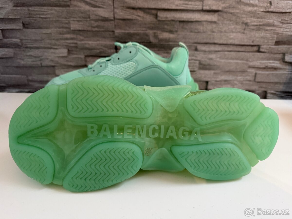 Balenciaga - 3