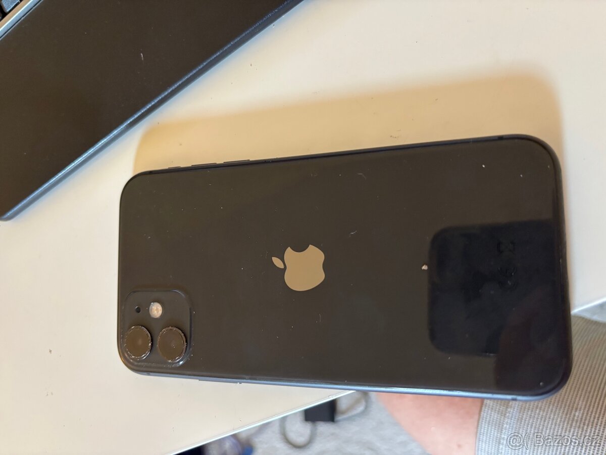 Apple iPhone 11 64GB - 3
