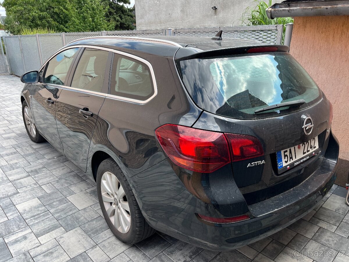 PRODÁM OPEL ASTRA KOMBI 1.7 CDTI - 3