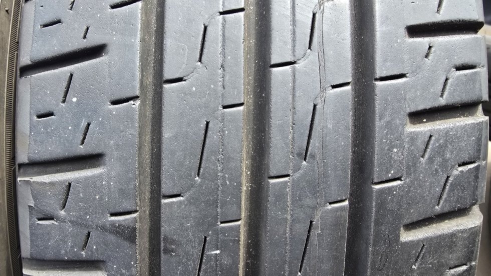 Letní pneu 215/65/16c Pirelli - 3