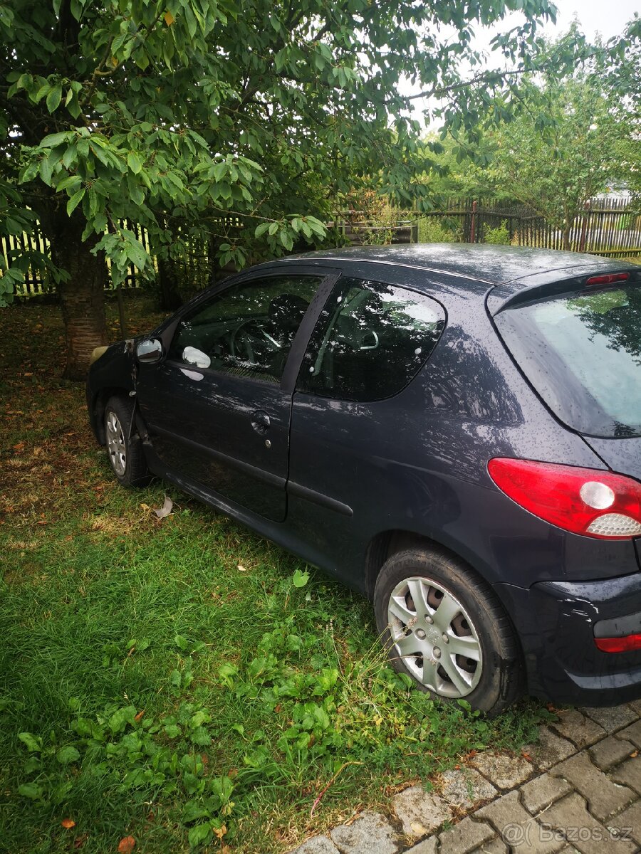 Peugeot 206 plus, havarovaný - 3